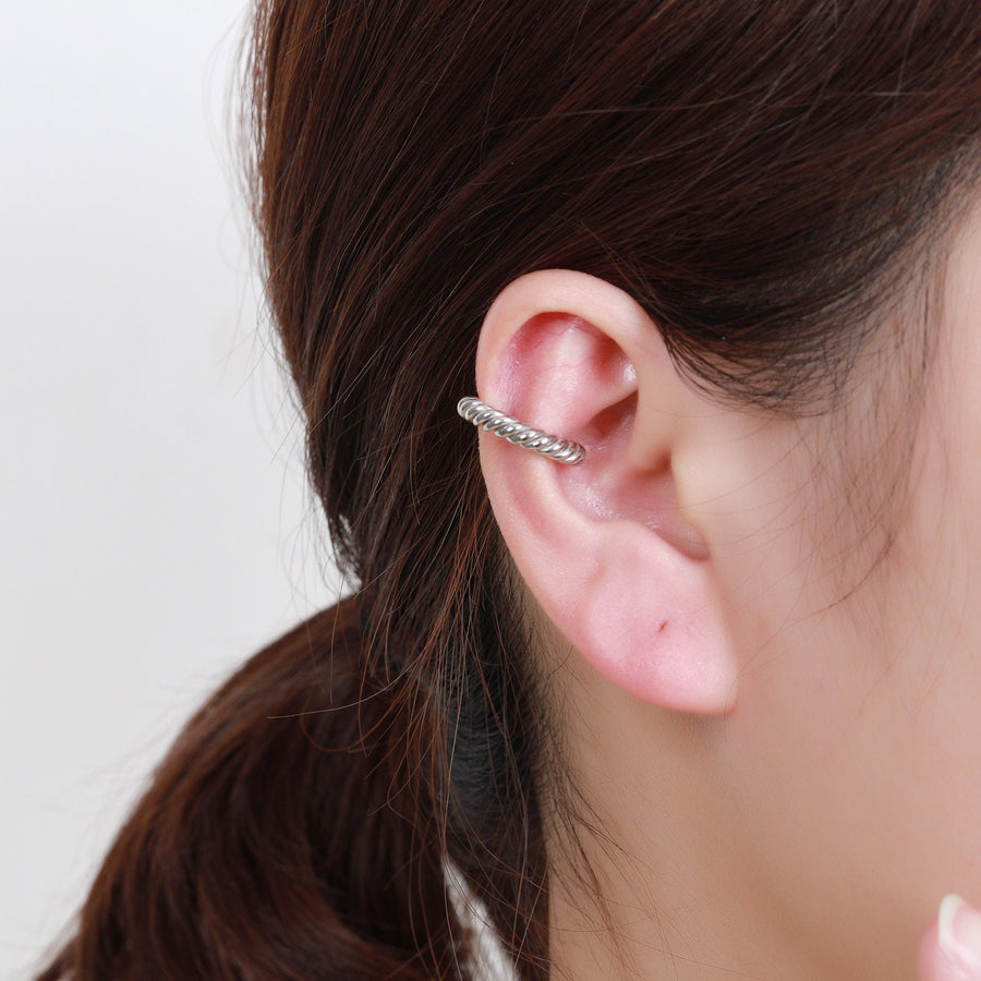 Gold Round Twisted Ear Cuff, Silver Ear Cuff, Ear Cuff Non Piercing, Conch Ear Cuff, Dainty Fake Piercing, ear cuff no piercing
