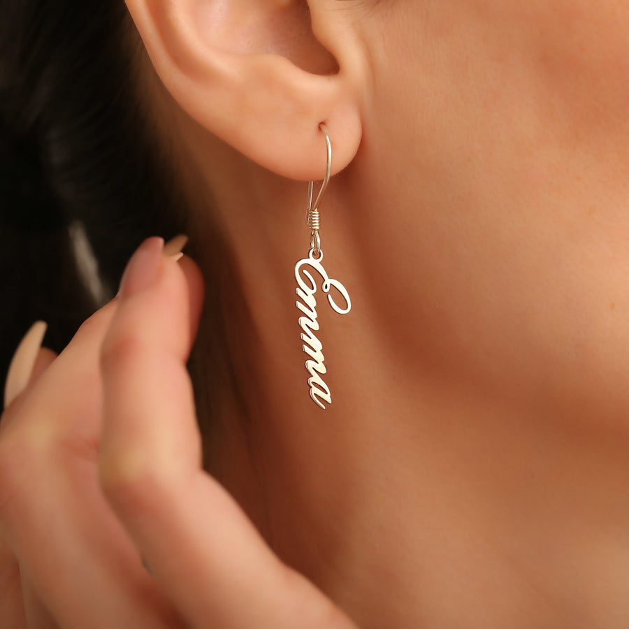 Custom minimalist Name Earrings in Sterling Silver, Personalized Jewelry, Gift for her, Gift for mom